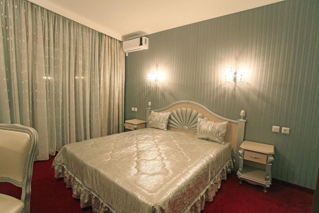 Hotel Diamond Kazanlŭk Rum bild