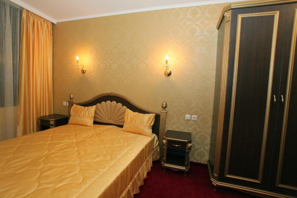 Hotel Diamond Kazanlŭk Rum bild